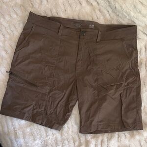 Mountain Hardwear Brown Cargo‎ Shorts Versatile Style